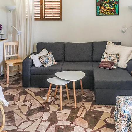 4 Bedroom Stunning In بيت للعطل *