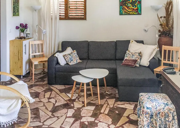 Gorgeous In Holiday home *